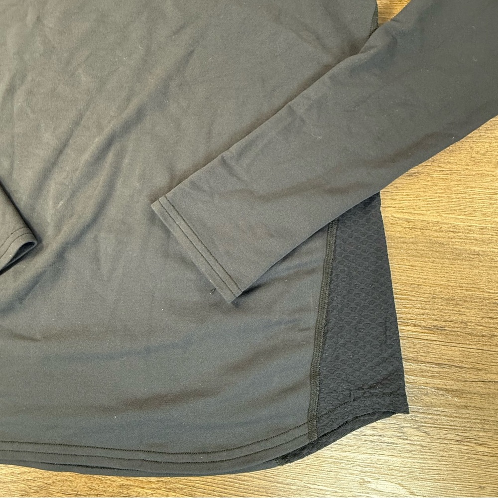 Tonic Women’s Black Long Sleeve Activewear Tee, size XL - Picture 3 of 10